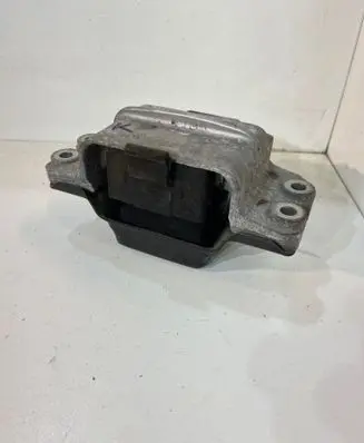 Volkswagen Golf V Engine mount bracket 1K0199555