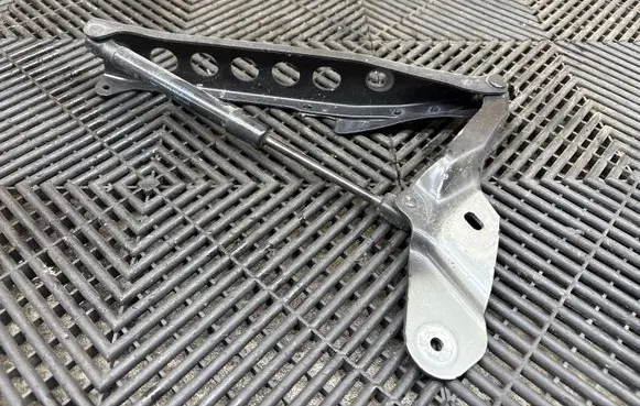Audi A8 S8 D4 4H Engine bonnet/hood hinges 4H0823301D