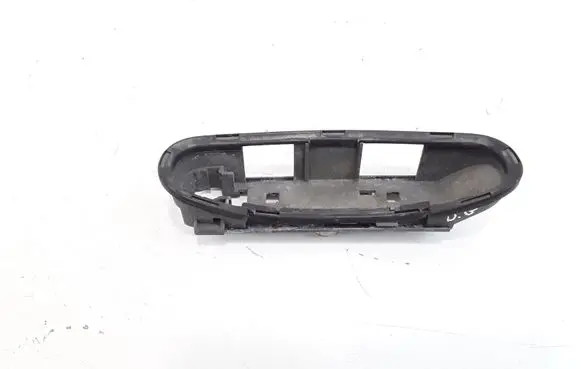 Rear door exterior handle/bracket