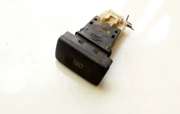 Nissan Primera Windscreen/window heater switch