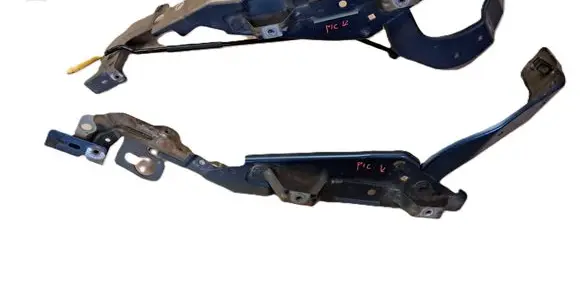 Headlight/headlamp mounting bracket