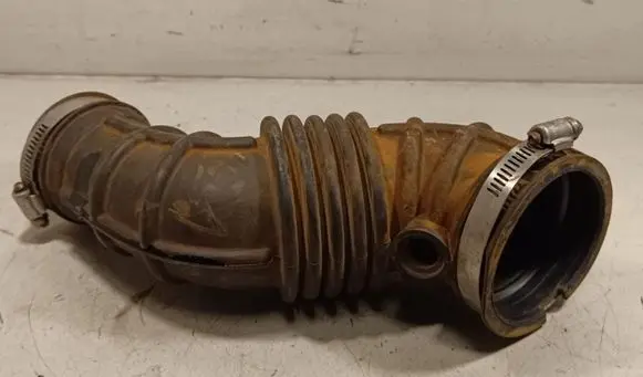 Ford Kuga II Air intake hose/pipe FV419F805A