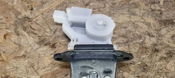 Nissan Qashqai Tailgate lock latch 905024EA0B