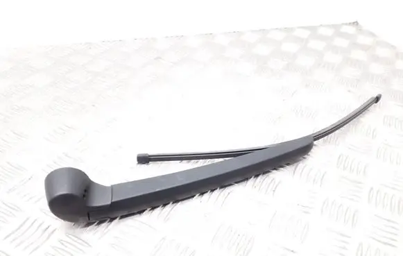 Rear wiper blade arm