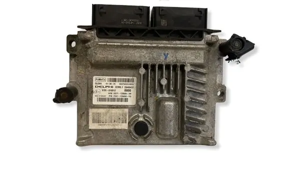 Ford Kuga II Engine control unit/module 97RI010012 DS7112B684XB FV4112A650YG