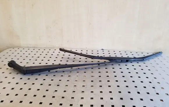 Toyota Verso Front wiper blade arm 3451926