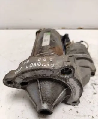 Peugeot 307 Starter motor D7R27 0165GC