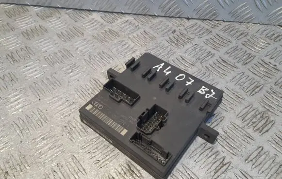 Audi A4 S4 B7 8E 8H Comfort/convenience module 8E0907279L