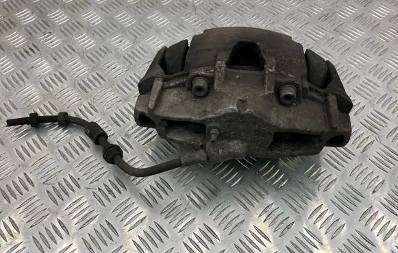 Volvo V60 Front brake caliper 945