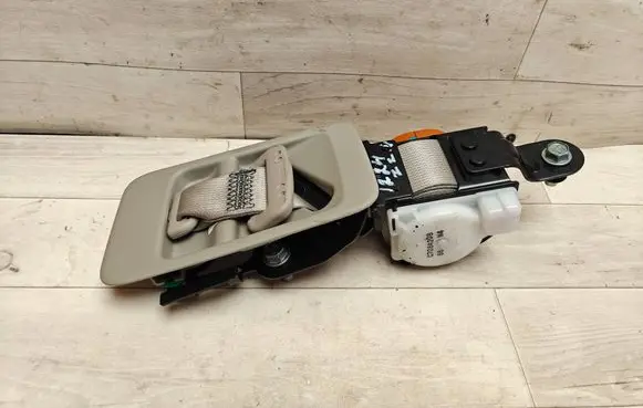 Honda Accord Middle seatbelt (rear) C7084208