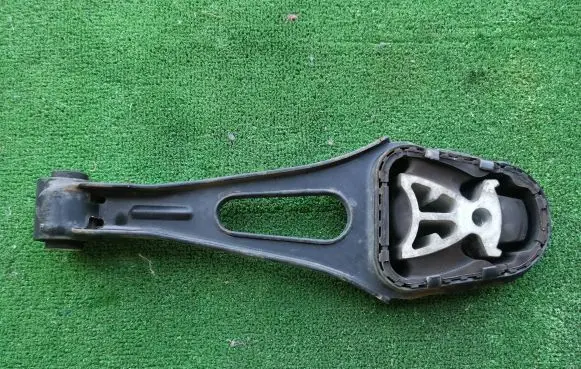 Ford Transit Custom Engine mount bracket BK216P082AE