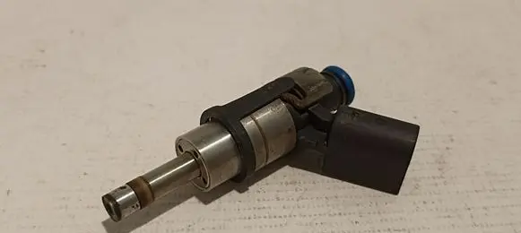 Audi A4 S4 B7 8E 8H Fuel injector 06F906 0261500
