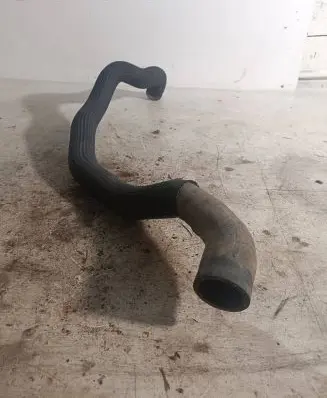 Coolant pipe/hose