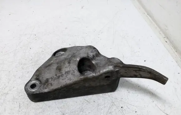 Opel Astra J Engine mounting bracket 13365327
