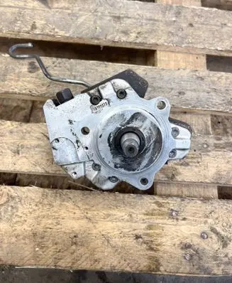 BMW 5 E60 E61 Fuel injection high pressure pump 7788670 13517788670 0445010045