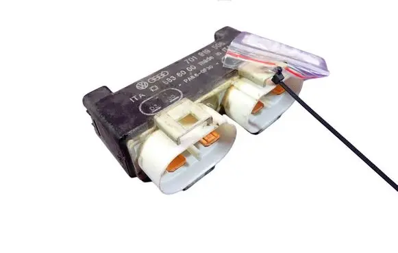Volkswagen Transporter - Caravelle T4 Fan control module 