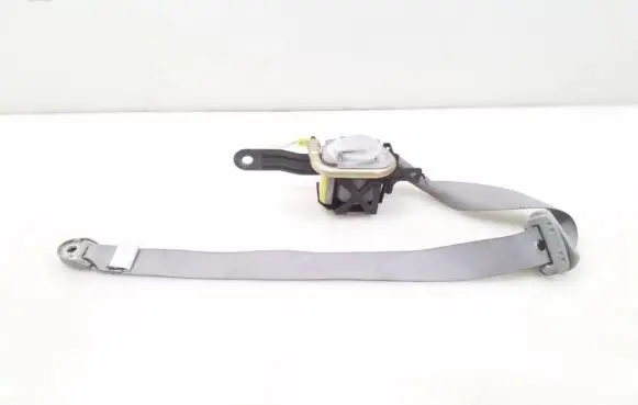 Nissan X-Trail T30 Front seatbelt