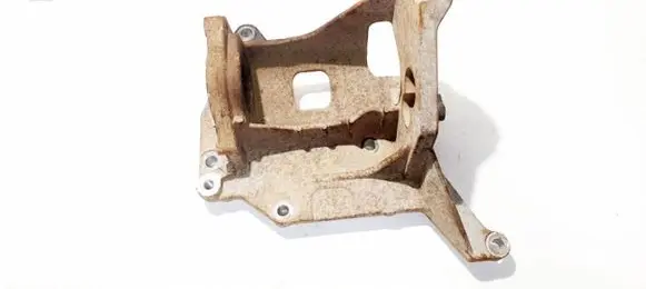 Nissan X-Trail T31 Engine mounting bracket