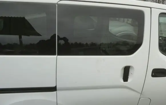 Nissan NV200 Rear door