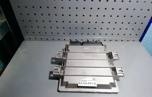 Land Rover Freelander Air suspension control unit module (rear) NNN100710 NNW500101