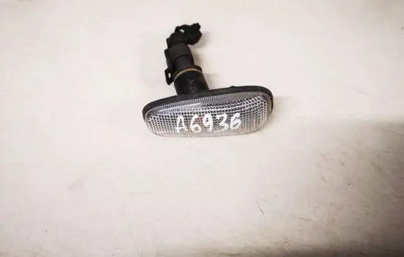 Opel Zafira A Front fender indicator light 90560403