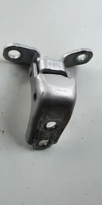 Honda CR-V Front door upper hinge