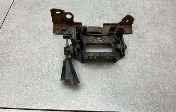 Nissan Qashqai Distronic sensor bracket 