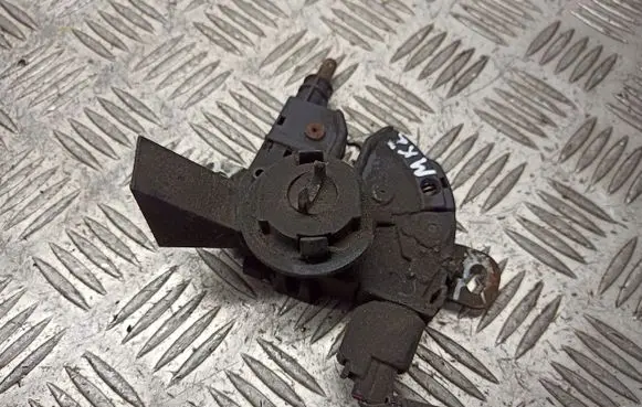 Ford Focus Engine bonnet/hood lock/latch loop/hook 