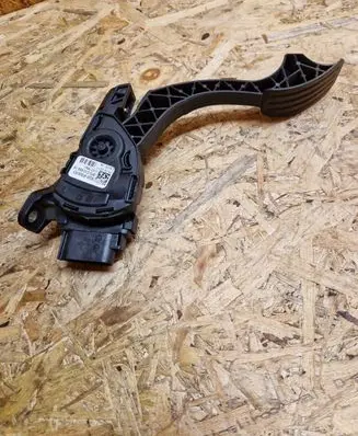 Ford Mondeo MK IV Accelerator throttle pedal 6G929F836RD C95YE04 6PV01083414
