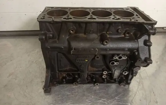 Audi A4 S4 B7 8E 8H Engine 06H103021L