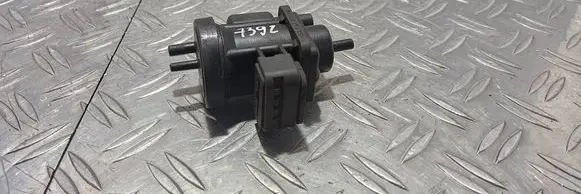 Mercedes-Benz E W211 Turbo solenoid valve A0005450427