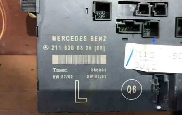 Mercedes-Benz E W211 Door control unit/module 2118200326