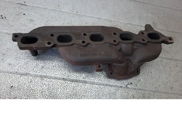 Volvo V70 Exhaust manifold