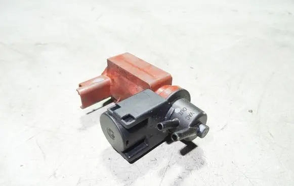 Volvo C30 Turbo solenoid valve 6G9Q9E882CA