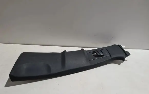 Volvo XC90 (B) pillar trim (top) 31651529