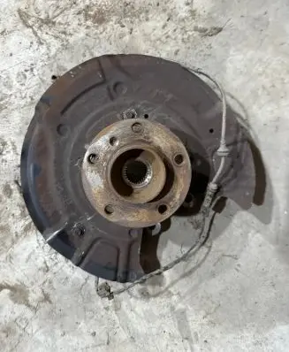 BMW X3 F25 Rear wheel hub 6797569 6867815
