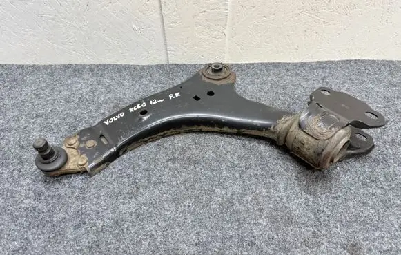 Volvo XC60 Front lower control arm/wishbone 8G9N3A053A