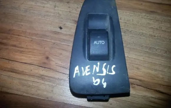 Toyota Avensis T250 Electric window control switch