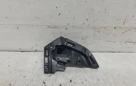 Skoda Kamiq Front bumper mounting bracket 658807723A