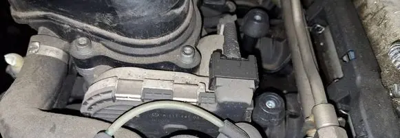 Mercedes-Benz C W203 Throttle valve a1111410325
