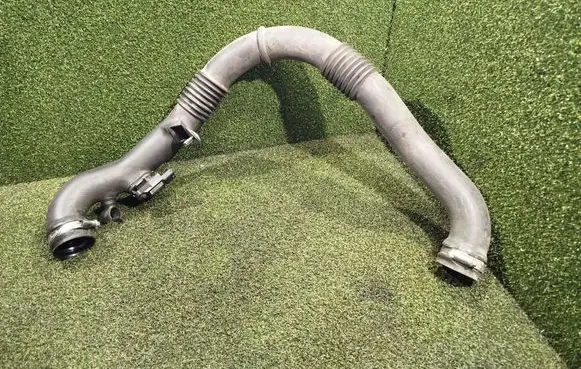 Opel Vivaro Intercooler hose/pipe 8200472406 93856817 8200168253