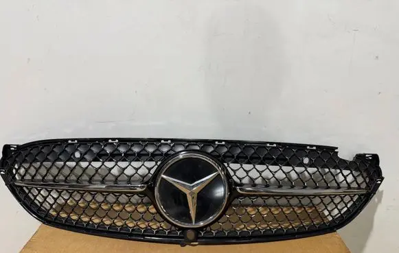 Mercedes-Benz CLS C218 AMG Quarter panel pressure vent A2368883200