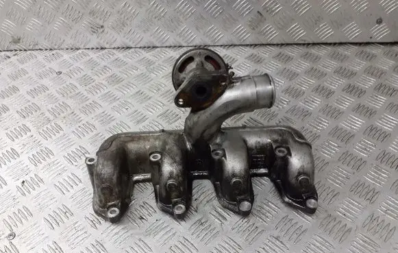 Ford Focus Intake manifold XS440-9424-AG