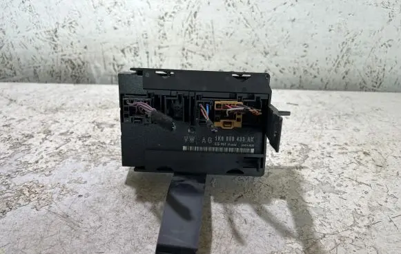Volkswagen Golf V Comfort/convenience module 1K0959433AK 90401H030