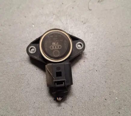 Volkswagen Golf V Throttle valve position sensor 03C907386B