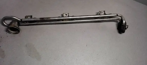 Volkswagen Golf IV Fuel main line pipe 071133317A