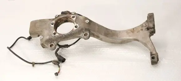 Audi A6 S6 C5 4B Front wheel hub spindle knuckle 4B3257G