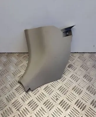 Foot area side trim