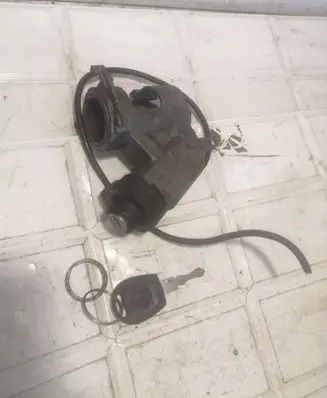 Volkswagen Golf III Ignition lock 357905851D 290596 5WK4768