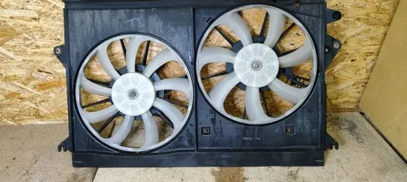 Toyota Auris 150 Fan set 160400R050 070514 422750192